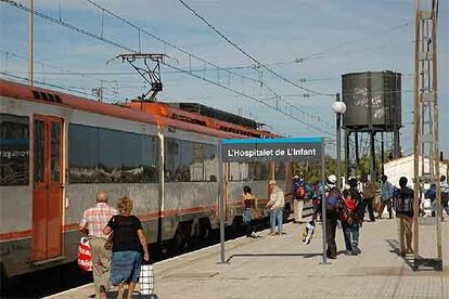 La catenaria de la estación de L&#39;Hospitalet de l&#39;Infant tras la reparación de ayer de madrugada.