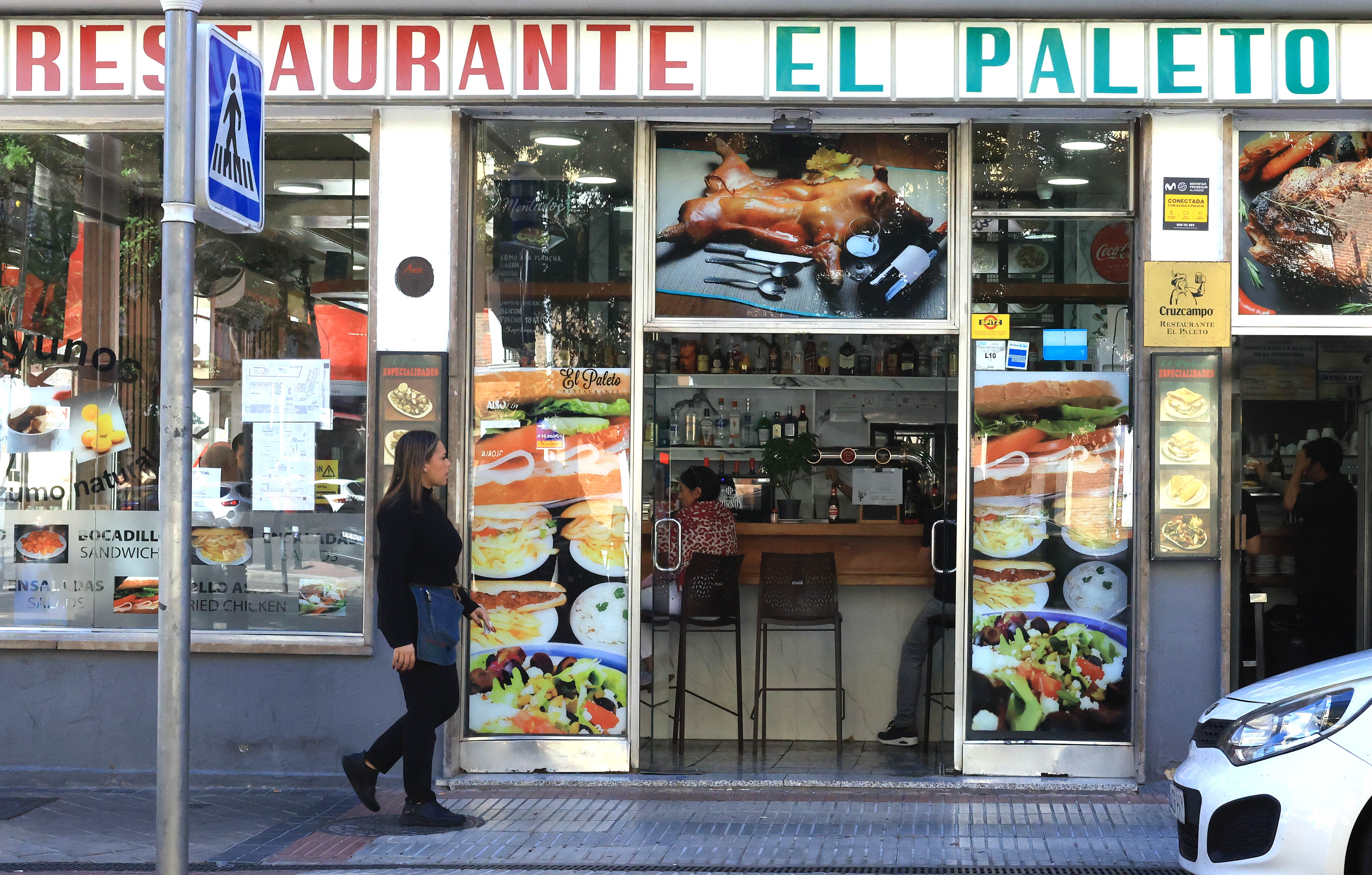Bar El Paleto, contiguo a la casa de Maricarmen en la calle Alcalde Sainz de Baranda en Madrid.