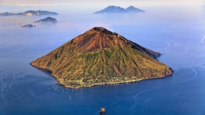 Isla de Estrómboli, en el archipiélago de las Eolias (Italia).