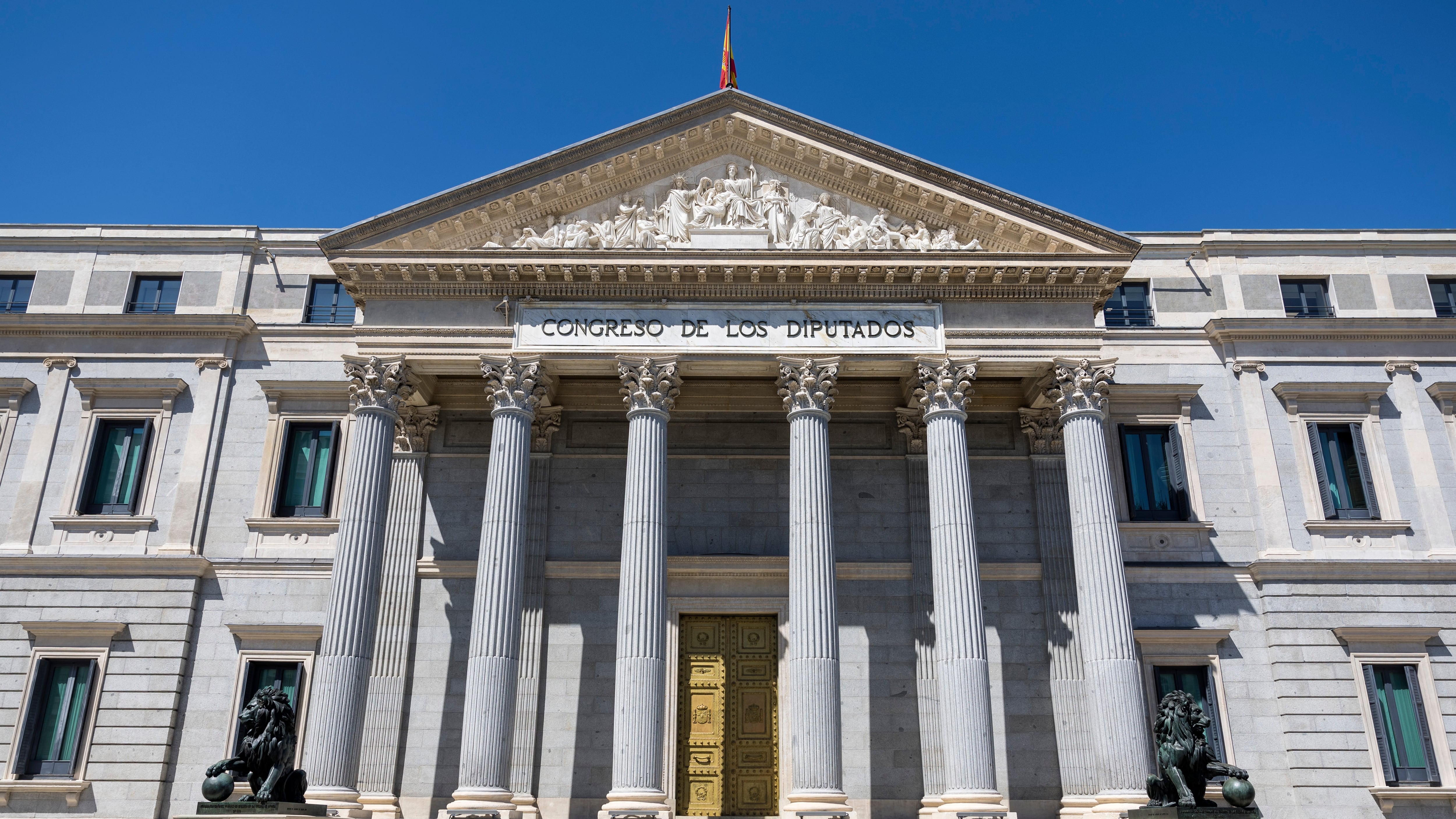 Ni trastienda ni pasillos oscuros: por qué  regular el ‘lobby’ lo legitima de verdad