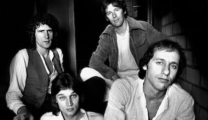 Dire Straits en una imagen de sus primeros años, en 1978, cuando todavía se llevaban bien los hermanos Knopfler: David abajo a la izquerda y Mark a la derecha. Arriba, el bajista John Illsley (izq.) y el batería Pick Withers.
