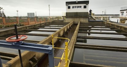 Un operario, en instalaciones de Giahsa en Aljaraque (Huelva).