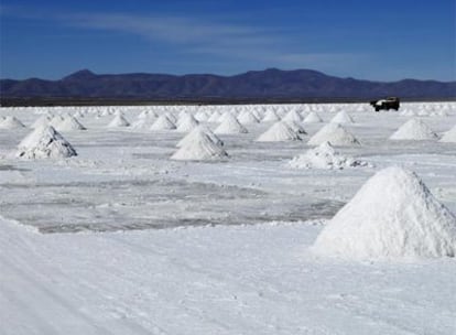 El salar de Uyuni, campo de litio de interés para el desarrollo del automóvil ecológico