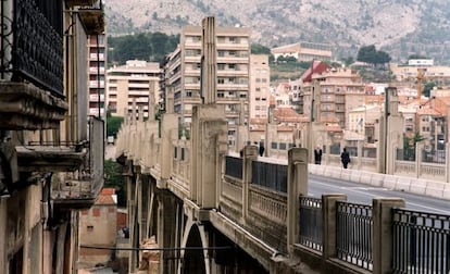 Puente de Sant Jordi, en el centro de Alcoi. 
