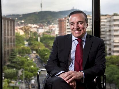 Eduardo Leite posa en la sede barcelonesa de Baker & McKenzie.