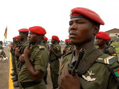 Tropas camerunesas en la lucha contra Boko Haram / Foto Ekekeee