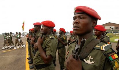 Tropas camerunesas en la lucha contra Boko Haram / Foto Ekekeee