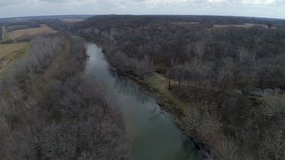 Vista aérea del Spoon, en Illinois (Estados Unidos), afluente real del río Illinois que baña la ficticia ciudad de Spoon River, creada por Edgar Lee Masters.