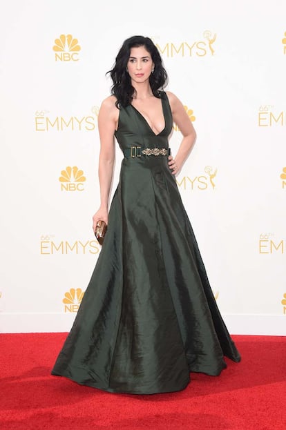 La actriz Sarah Silverman, muy elegante con un modelo de Marni.