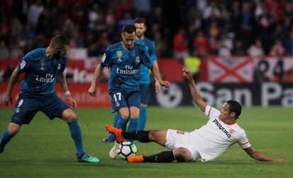 Lucas Vázquez durante el partido entre el Sevilla y el Real Madrid