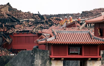 Gracias a la fidelidad histórica de su reconstrucción, el castillo fue inscrito en 2000 en el Patrimonio Cultural Mundial con otros sitios y monumentos de la región que cubren 500 años de historia de la cultura Ryukyu, según la Unesco.