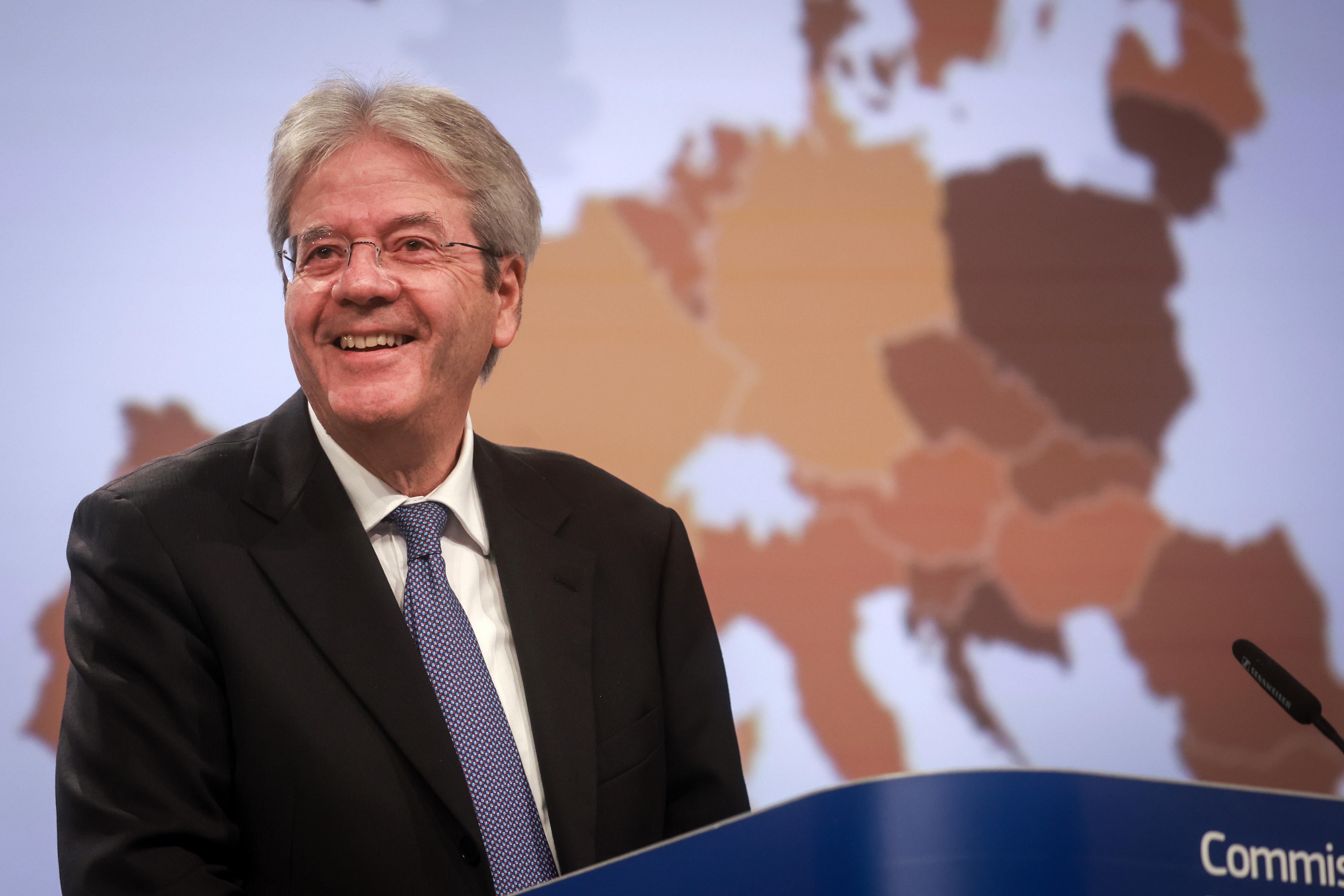 Gentiloni: “Estamos pidiendo más detalles de la reforma fiscal, pero no vivimos en la luna, sabemos que hay una negociación política interna”