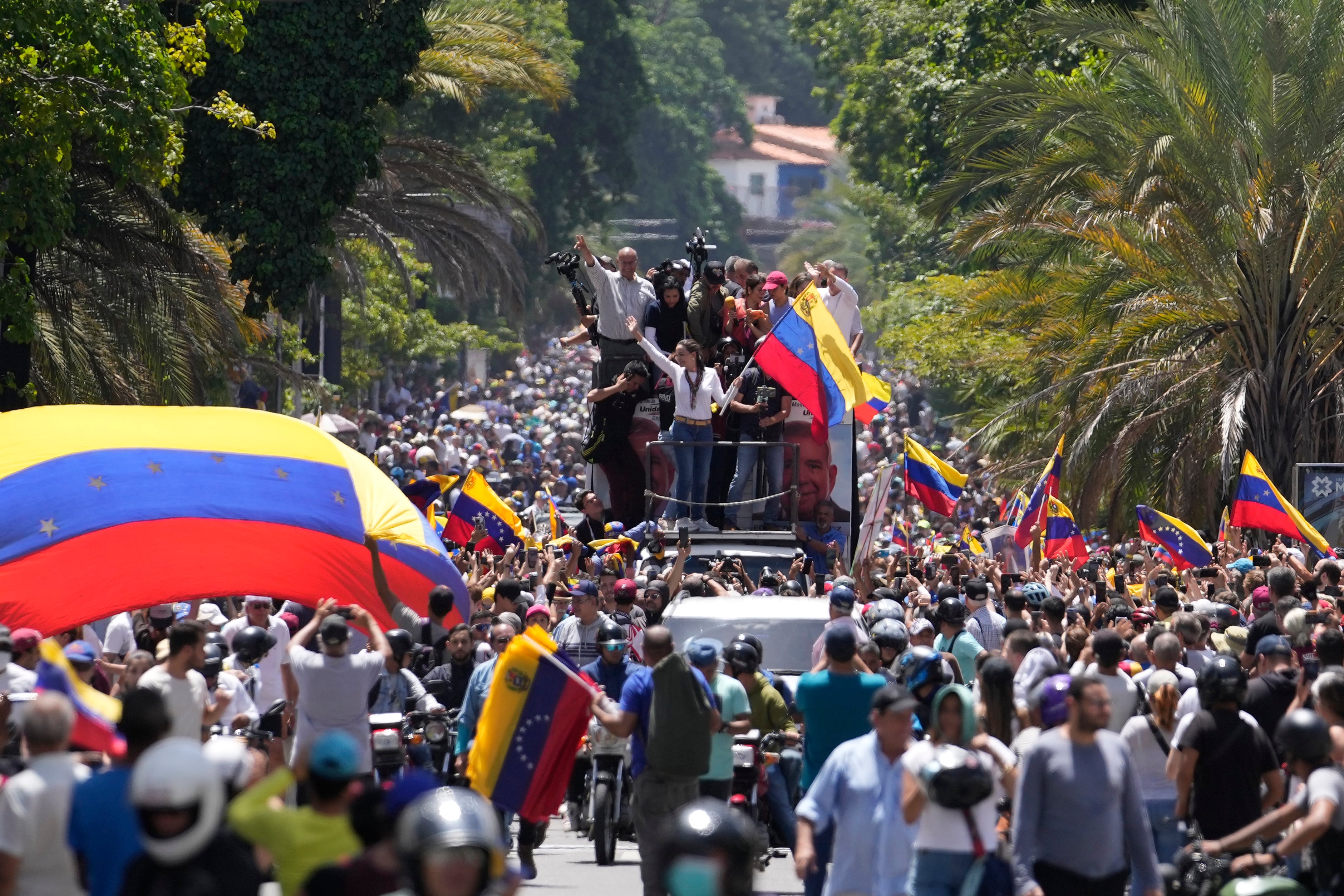 La oposición venezolana convoca otra concentración “mundial” para reivindicar su triunfo mientras se expande el miedo ciudadano