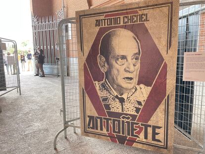 Retrato de Antoñete en Las Ventas, para conmemorar el 90º aniversario de la plaza madrileña.