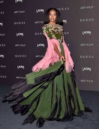 KiKi Layn fue otra de las actrices que lució un vestido del diseñador italiano Gucci.