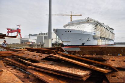 El crucero 'Symphony of the Seas', durante su fase de construcción, en Saint Nazaire en septiembre de 2017.