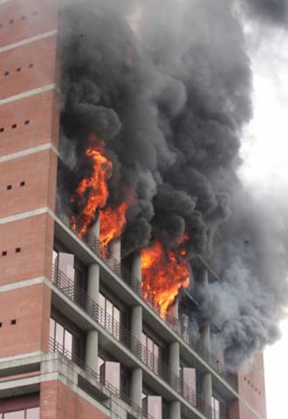 El fuego arrasó parte de la sede de la Hacienda guipuzcoana.