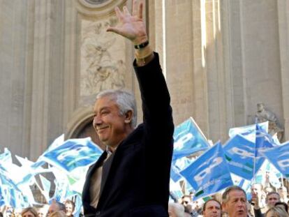 Javier Arenas, en el mitin del s&aacute;bado en Granada.