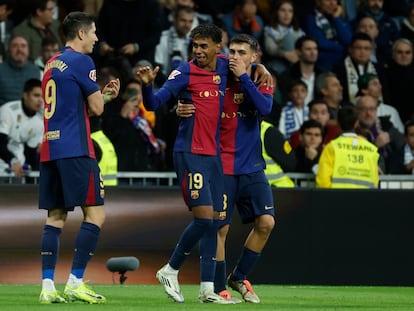 Lamine Yamal celebra su gol al Real Madrid, el tercero del Barcelona en el clásico.