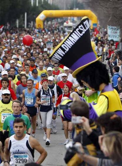 Un grupo de participantes, ayer, en el maratón de Valencia.