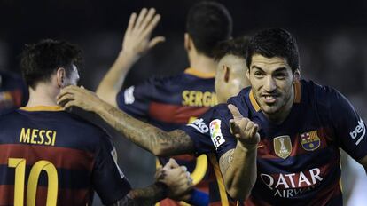 Luis Su&aacute;rez festeja su gol ante el Betis.