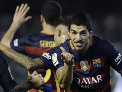 Luis Su&aacute;rez festeja su gol ante el Betis.