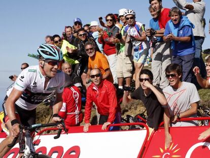 Horner, en Pe&ntilde;a Cabarga, a su llegada a la meta.