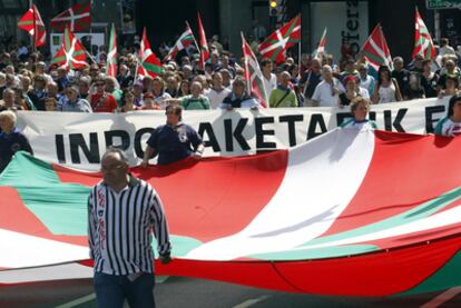 Cabeza de la manifestación celebrada ayer en Bilbao.