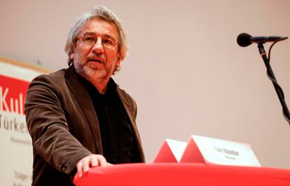 El periodista Can Dündar, durante una conferencia de prensa en Berlín el pasado octubre.