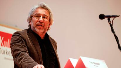 El periodista Can Dündar, durante una conferencia de prensa en Berlín el pasado octubre.
