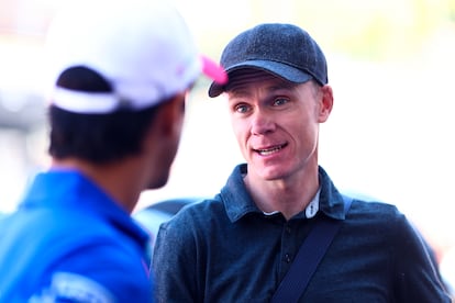 Froome charla con Lucas di Grassi en el circuito de Mónaco el pasado mayo.