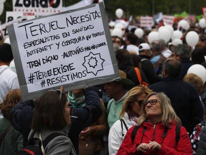 Vecinos de Teruel reivindican conexión a Internet en los pueblos, entre otras mejoras, durante la pasada manifestación de la España vaciada. 
