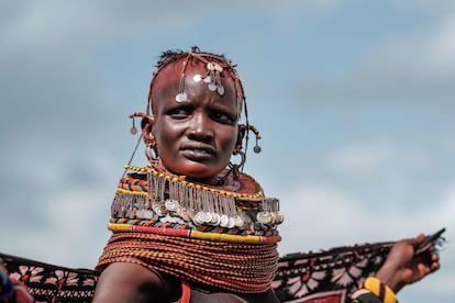 Retrato de una mujer turkana. Su comunidad, formada por unas 340.000 personas, es una de las 60 que existen en Kenia.