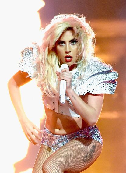Muy dada a la provocación al comienzo de su carrera, especialmente en el vestuario, Lady Gaga evitó esta vez los disfraces fastuosos.