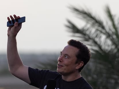 Elon Musk, durante la presentación del nuevo servicio en un acto en la sede de SpaceX en Brownsville (Texas).