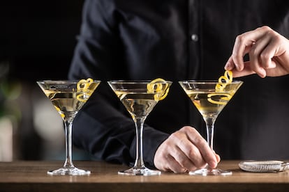 Tres copas de dry martini.