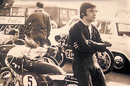 Ángel Nieto, leyenda del motociclismo, durante sus años como piloto.