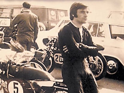 Ángel Nieto, leyenda del motociclismo, durante sus años como piloto.