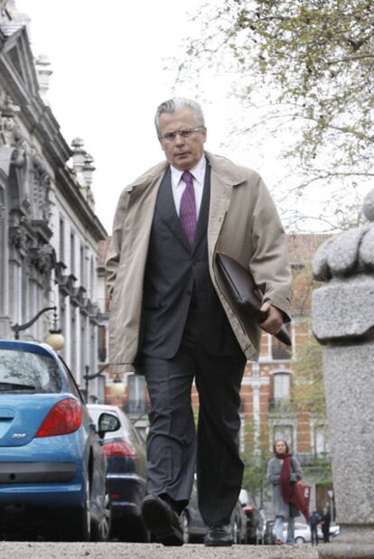 Baltasar Garzón, el 15 de abril, a su llegada al Supremo.