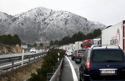 Talls de trànsit a l'autovia A-31 que uneix Alacant amb Albacete i Madrid, a l'altura de Petrer.