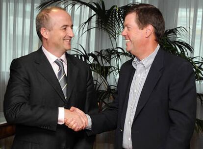 En su visita a España, Scott McNealy ha mantenido un ecuentro con el ministro de Industria, Turismo y Comercio, Miguel Sebastián.
