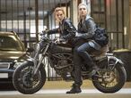 Scarlett Johansson y Florence Pugh, en 'Viuda negra'.