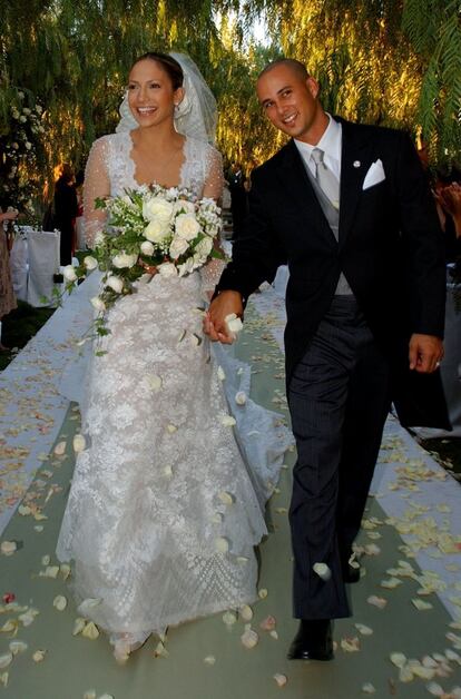 En 2001 se casaba con el bailarín Cris Judd, otro matrimonio breve de la actriz y cantante. En menos de un año volvía a presentar los papeles del divorcio por “diferencias irreconciliables”.