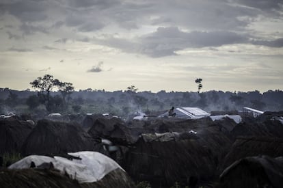 Vista del campo de refugiados de Eveche, en Kaga-Bandoro (República Centroafricana). Es el mayor de la zona.