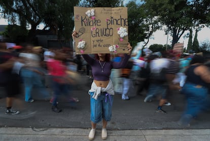 Asistentes en la segunda manifestación contra la gentrificación en Ciudad de México, en la alcaldía Tlalpan.