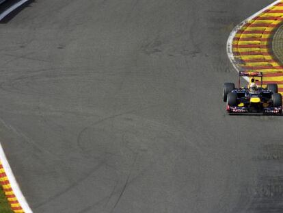 Sebastian Vettel rueda en el circuito de Spa.