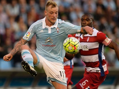 Guidetti controla ante Babin.