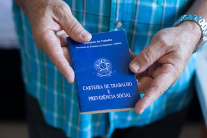 Pasaporte laboral de Brasil.