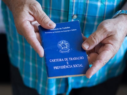 Pasaporte laboral de Brasil.