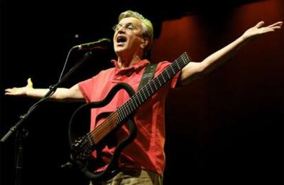 Con su mezcla de estilos, Caetano Veloso reclamó la vitalidad de la edad madura en Madrid.